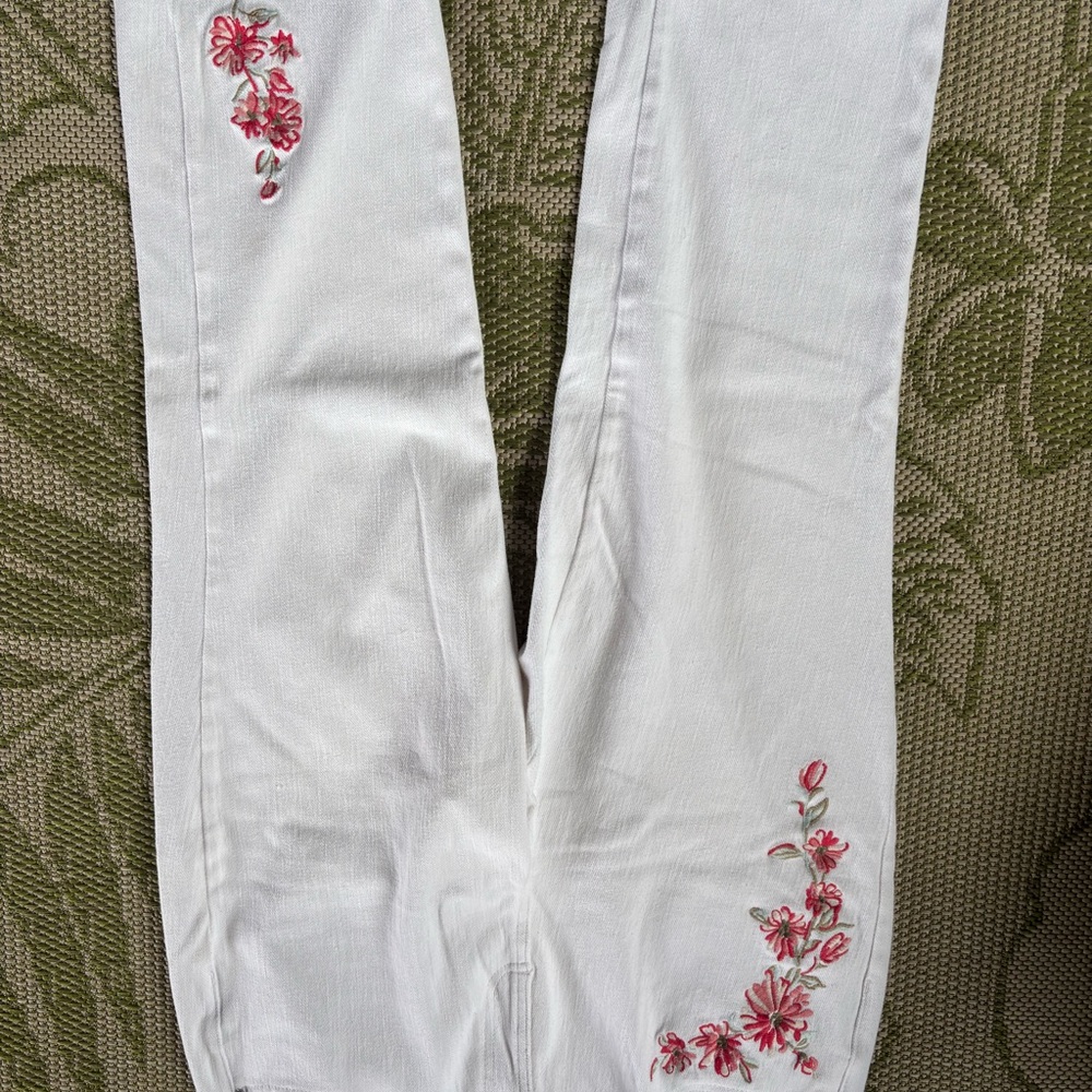 Belle by Kim Gravel White Cropped Jeans with Pink Floral Embroidery